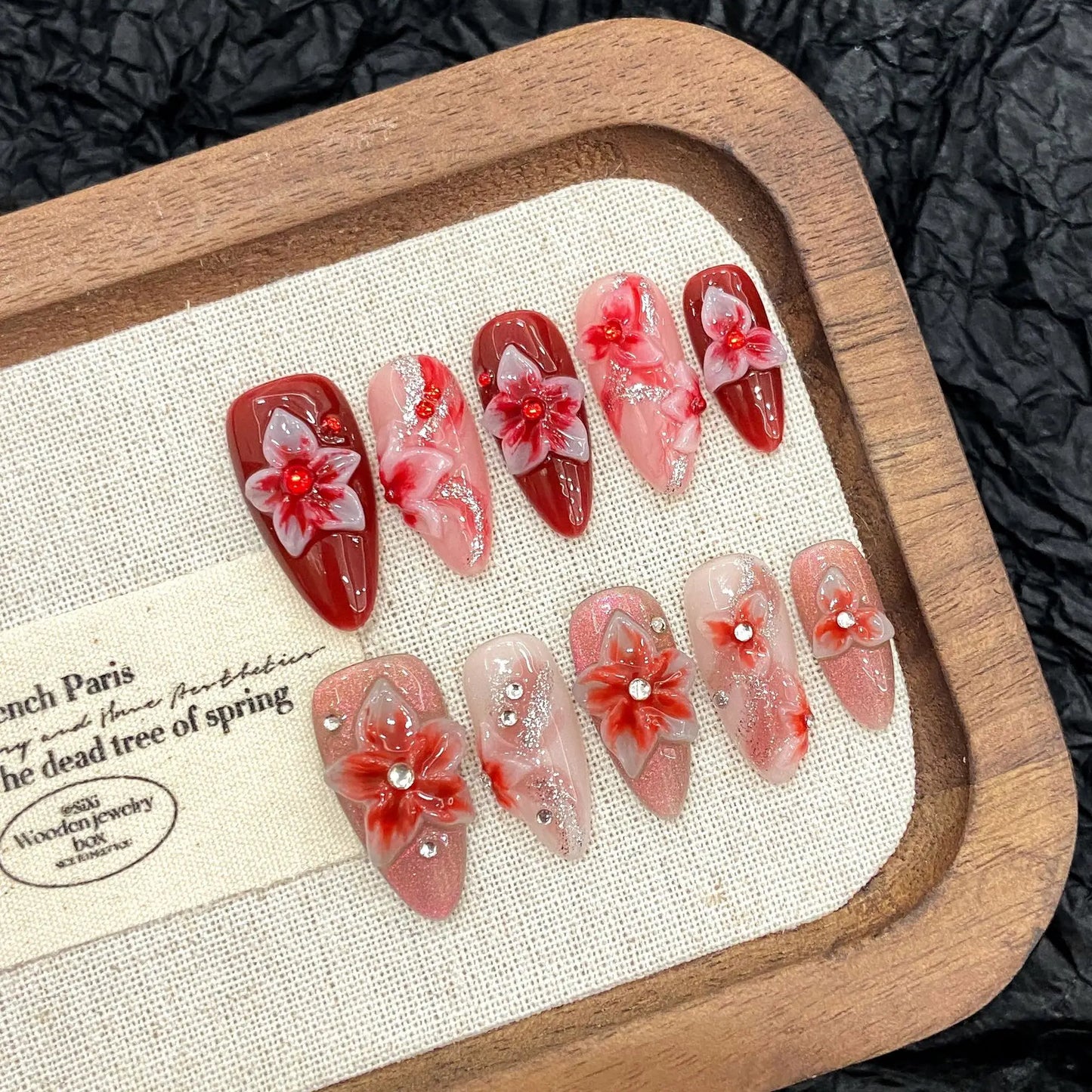 10 uñas postizas 3D con diseño de flor de diablo talladas a mano, con degradado rosa, almendra, hechas a mano, con lentejuelas brillantes, para verano.