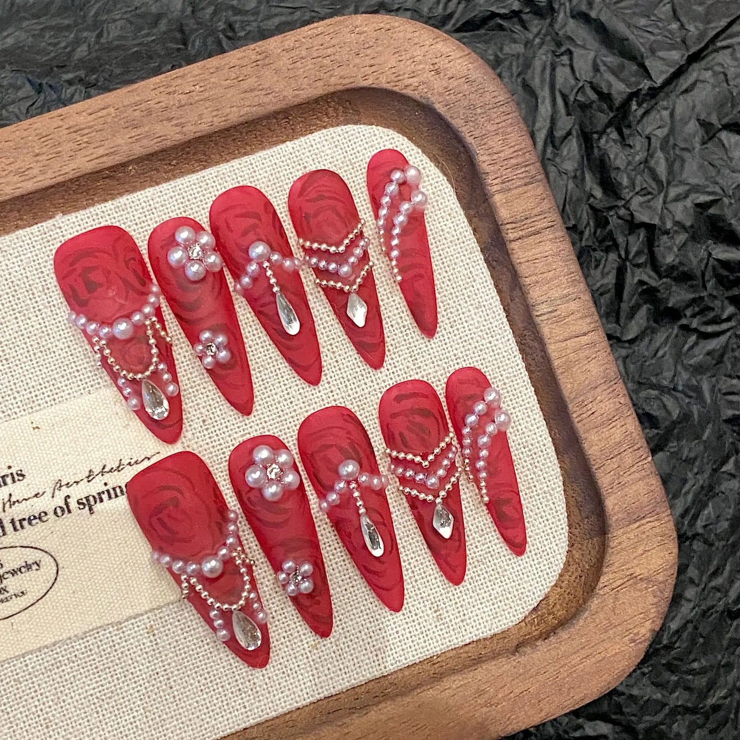 10 uñas postizas rojas hechas a mano, largas, estilo punk, con diseño de flores de diamante brillante Y2K, parches para uñas postizas.