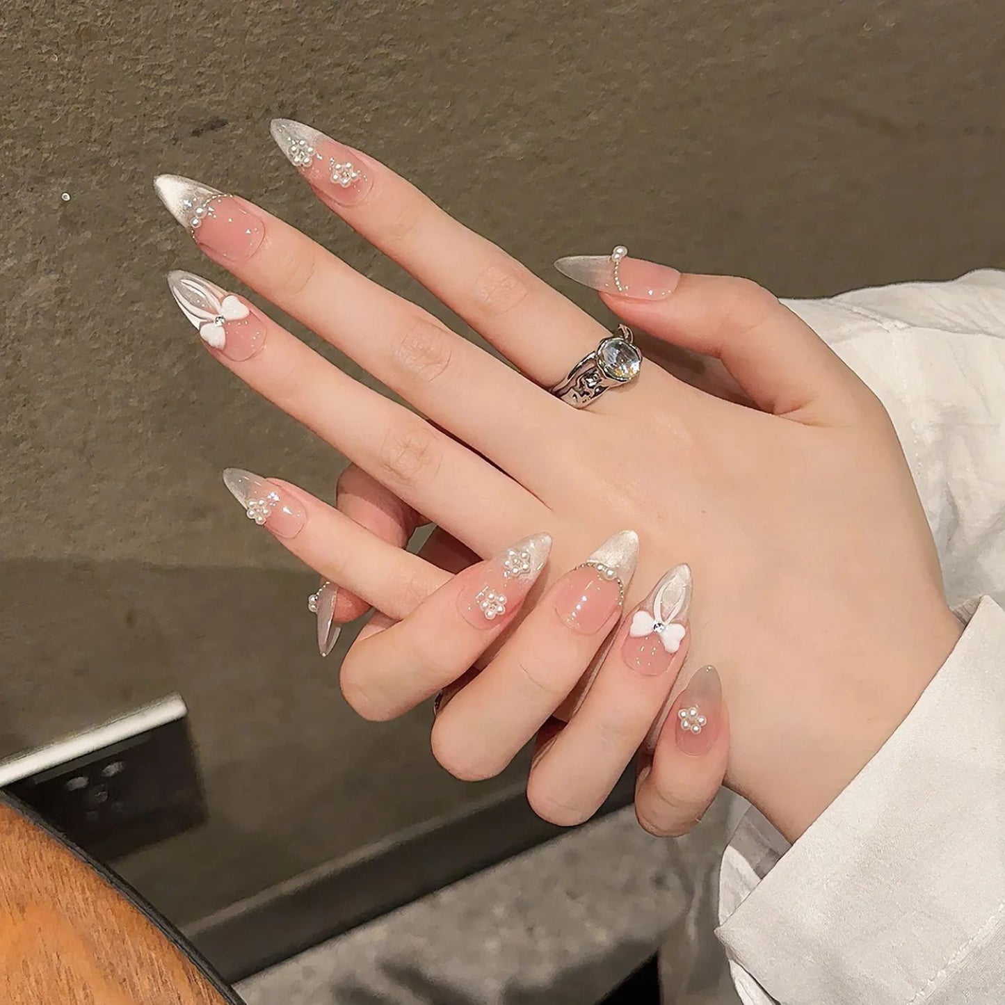 10 Stück handgefertigte nackte künstliche Nägel, erröten rosa, glänzendes Katzenauge, zum Aufdrücken der Nägel, Schleifendesign, französische künstliche Nägel, wiederverwendbare Maniküre