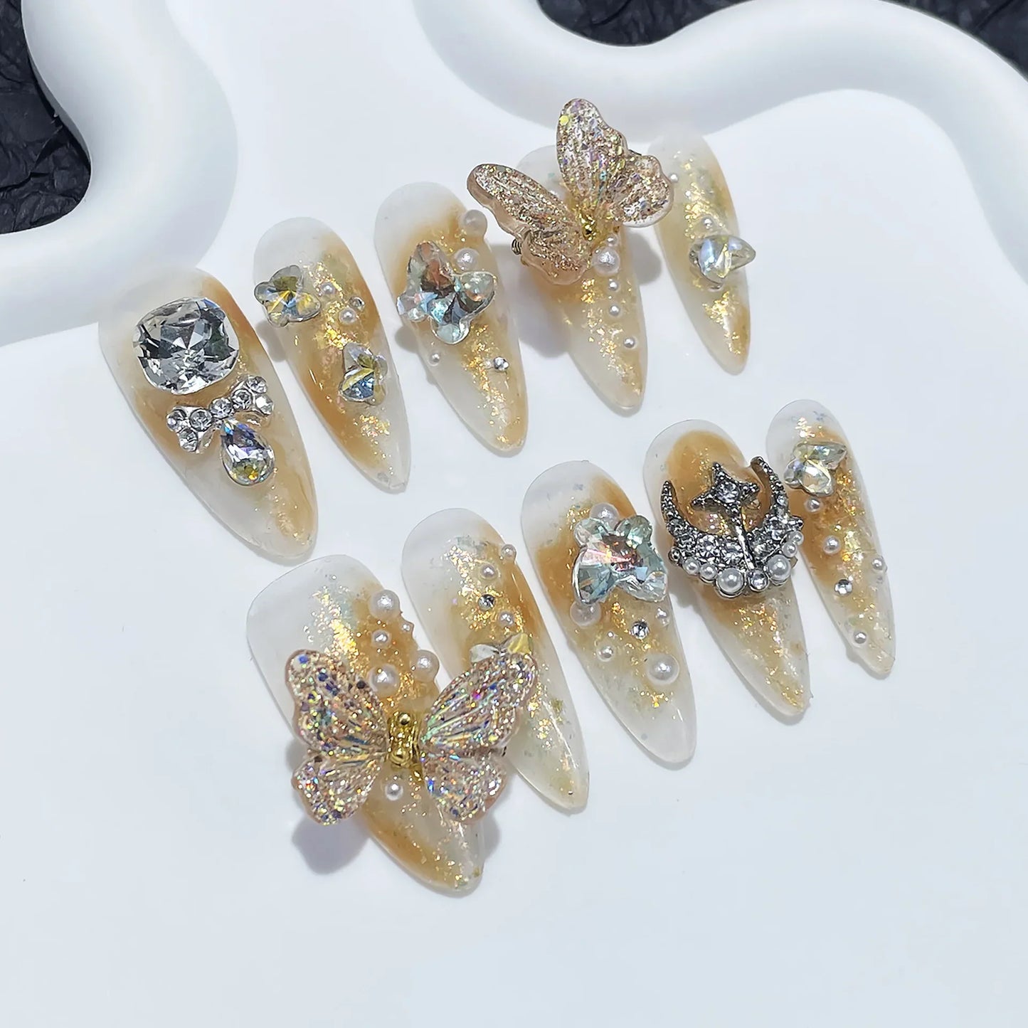10 uñas postizas hechas a mano con diseño de mariposas negras brillantes, estilo Y2K, con diseño de almendras largas y dulces.