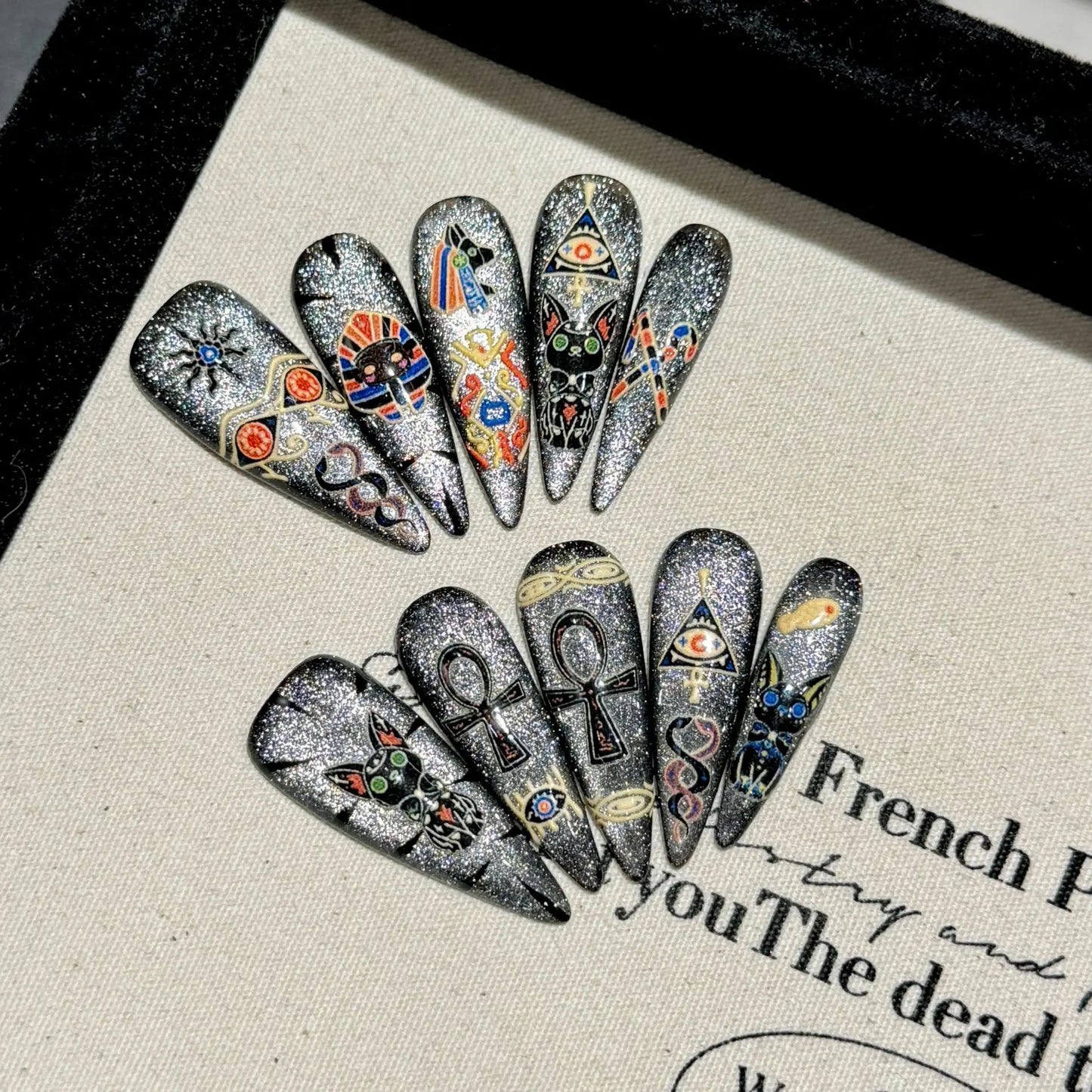 10 uñas postizas largas Y2k con punta de aguja, diseño de corazón y cruz de metal negro degradado, hechas a mano, para manicura DIY.