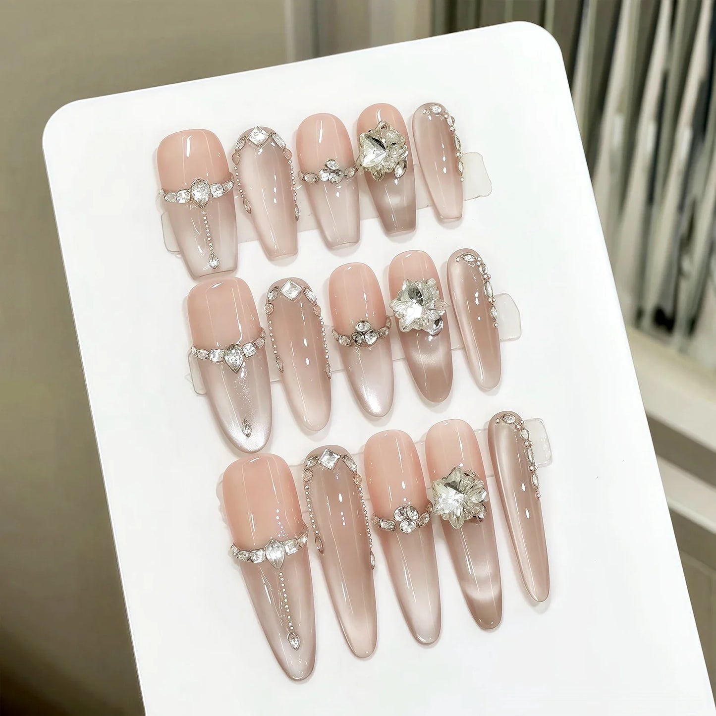 10 uñas postizas hechas a mano, color nude puro, ojo de gato, rosa claro, brillantes, estilo francés, para usar.