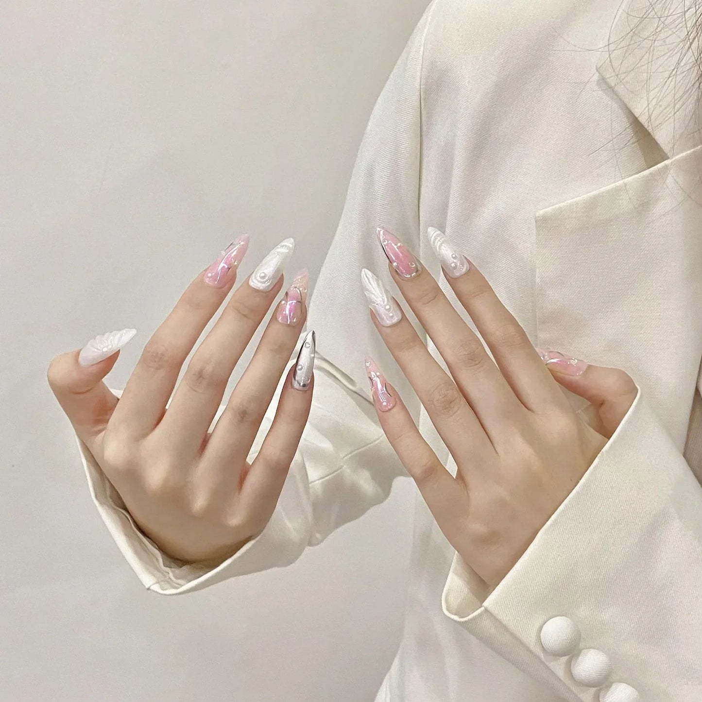 10 uñas postizas largas de almendra, hechas a mano, con diseño de ojo de gato, color rosa y blanco, con diseños de perlas, parches para uñas postizas fáciles de usar.