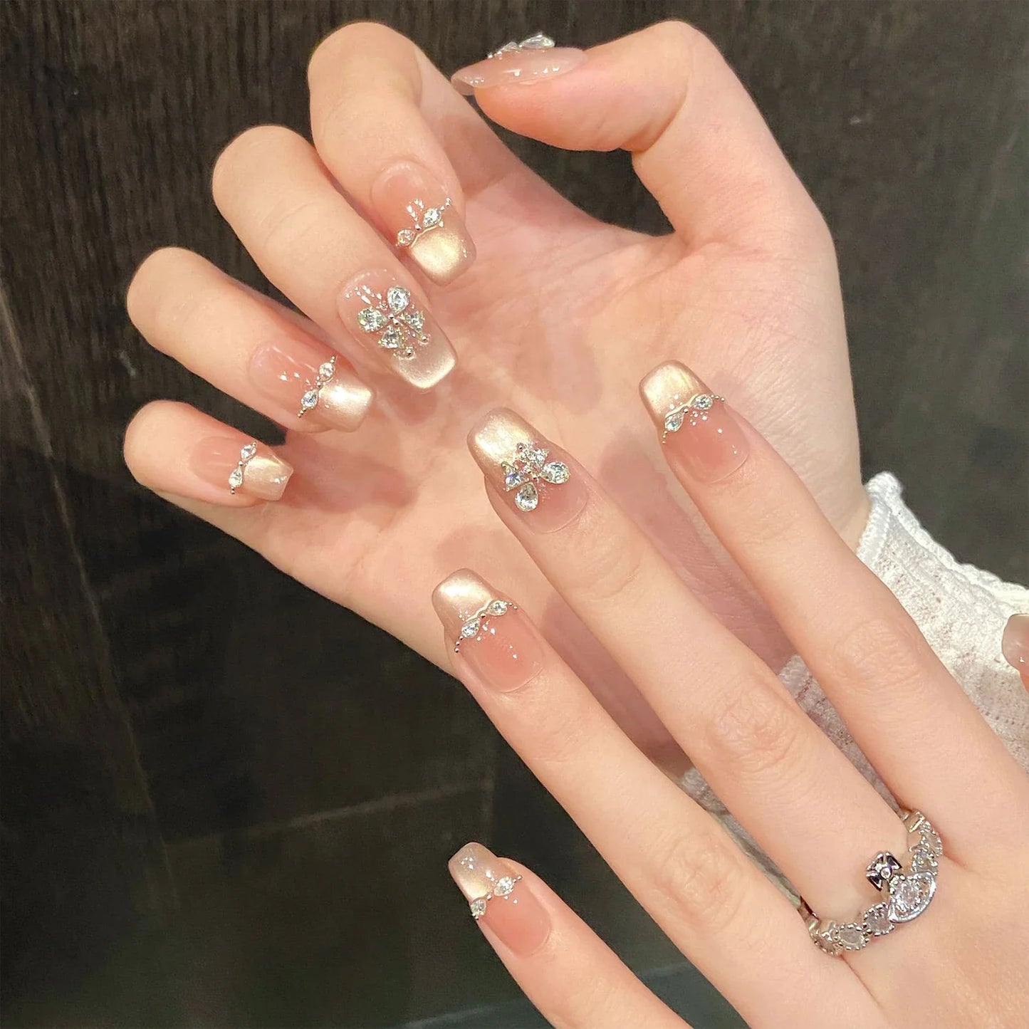 10 uñas postizas con diseño de ojos de gato y diamantes de imitación, de larga duración, seguras e impermeables, ideales para ir de compras, viajar y citas.