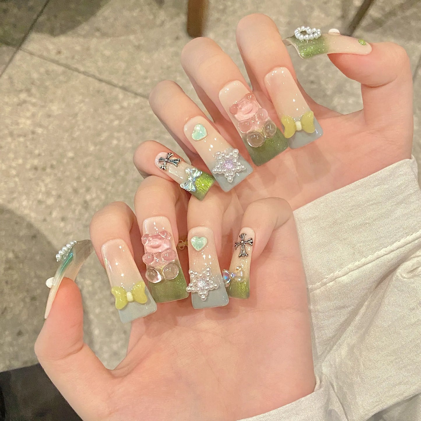 10 uñas postizas francesas con degradado verde, diseño 3D de oso, lazos, perla, estrella, corazón, decoración, hechas a mano, manicura de pico de pato.