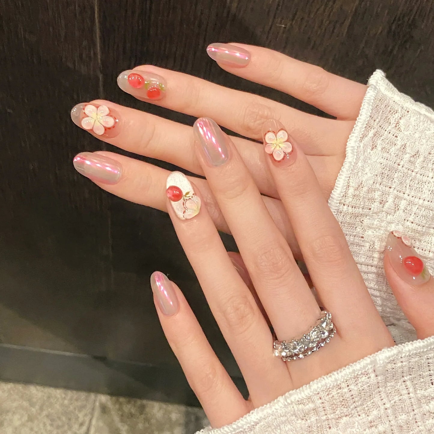 10 parches de uñas postizas ovaladas cortas y dulces, pintados a mano, con diseño de flor de fresa rosa en 3D, para primavera y verano, hechos a mano.