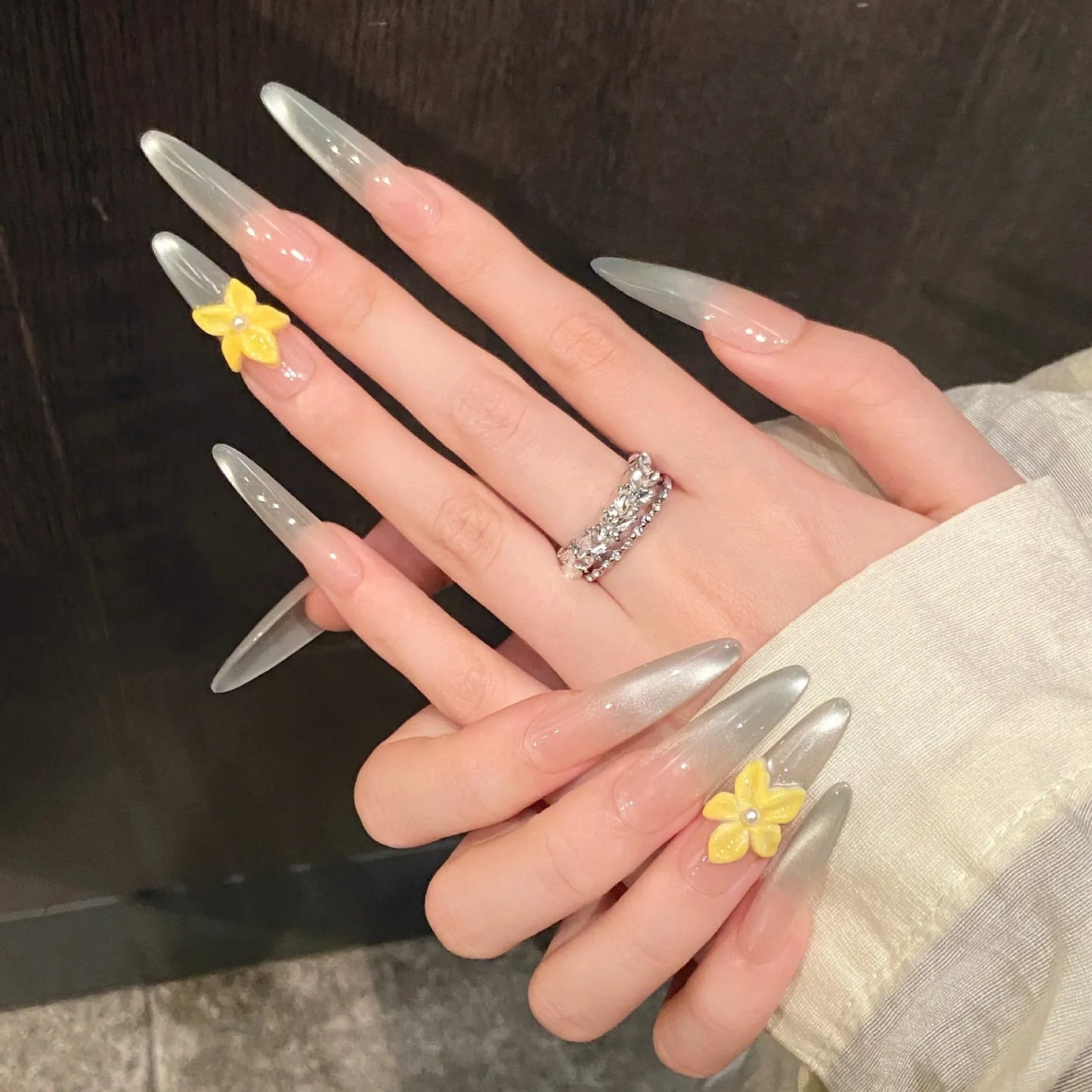 10 uñas postizas de plumeria amarilla hechas a mano, estilo francés, color verde menta degradado, largas, estilo bailarina, ideales para el verano.
