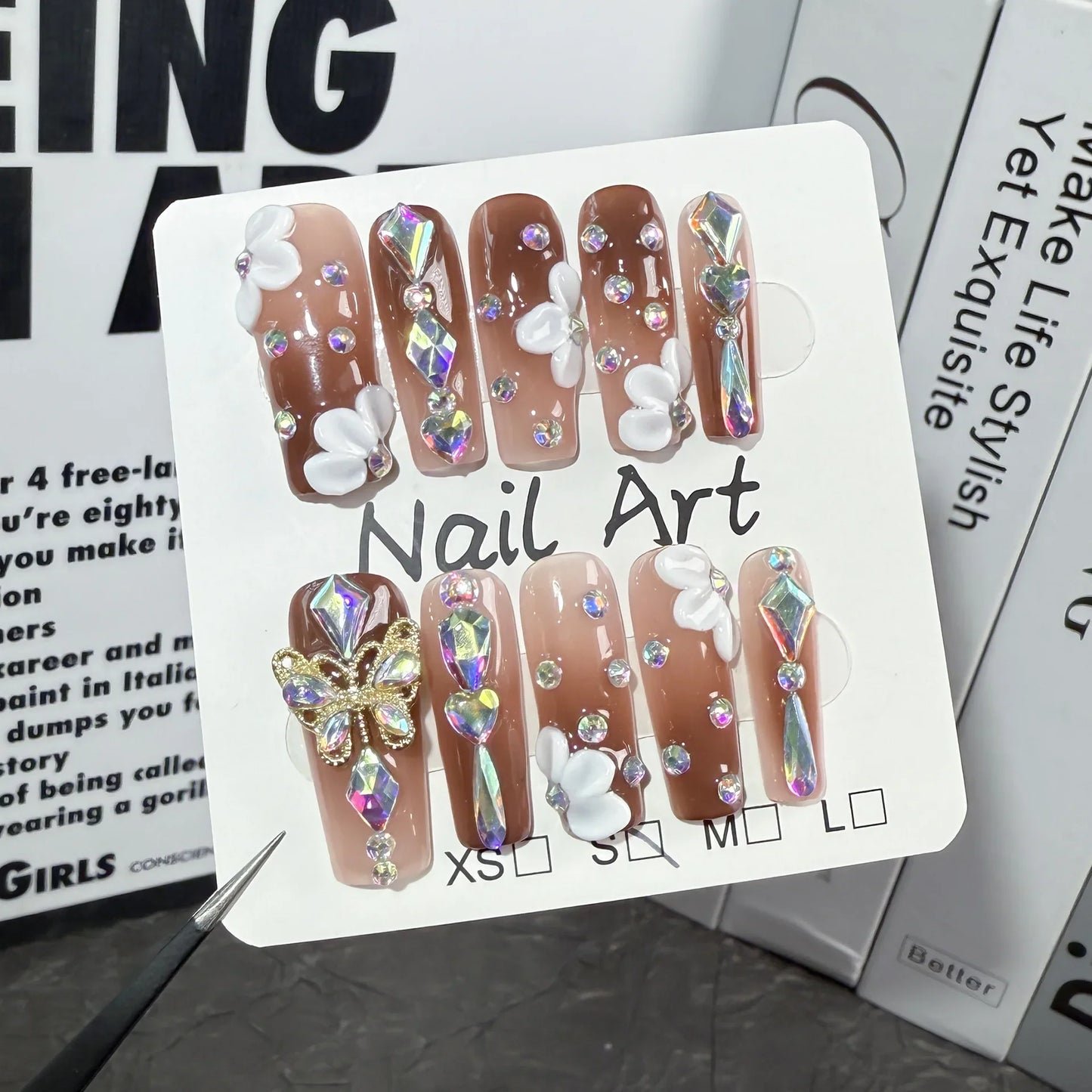 10 uñas postizas de lujo hechas a mano con diseño de ataúd brillante, con degradado marrón, blanco, flor, mariposa, diamante.
