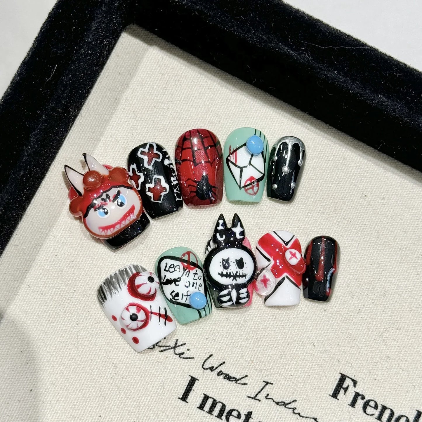 10 uñas postizas con temática de Halloween, diseño 3D de corazón de diablo, uñas postizas redondas cortas de color rosa, hechas a mano.