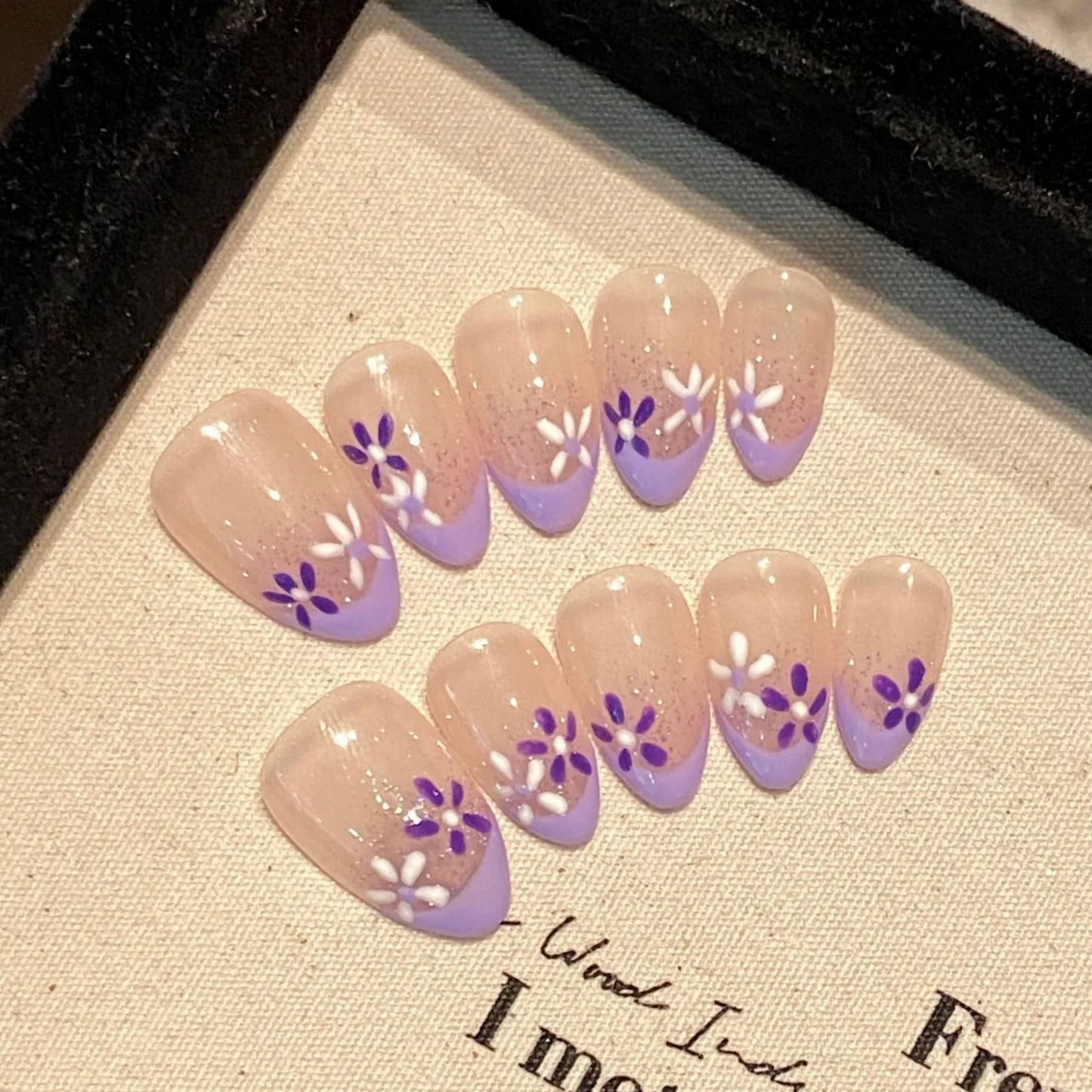 10 uñas postizas pintadas a mano con cara sonriente, diseño de arcoíris de verano, grafiti bonito, uñas postizas hechas a mano, uñas postizas francesas de almendra.