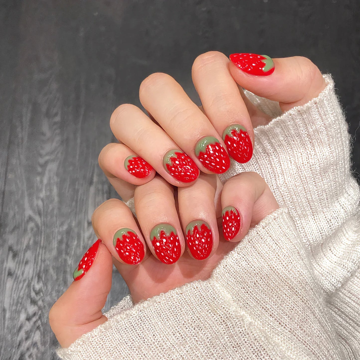 10 uñas postizas de fresa roja, hechas a mano, cortas y redondas, brillantes, con efecto ojo de gato, para usar.