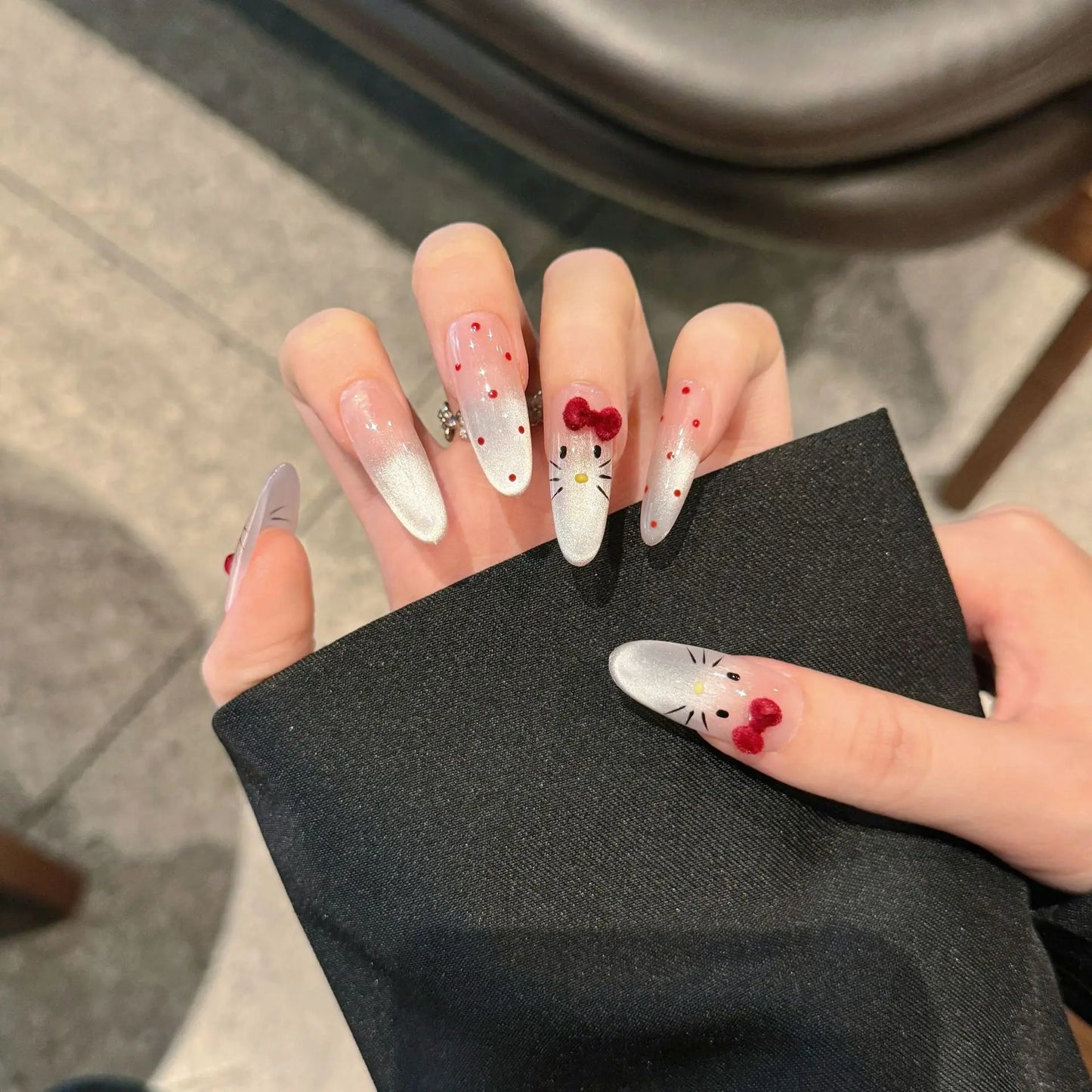 10 uñas postizas de ojo de gato pintadas a mano, diseño de gato kawaii con lazos 3D, decoración de uñas postizas, almendra brillante, sencillas y encantadoras.