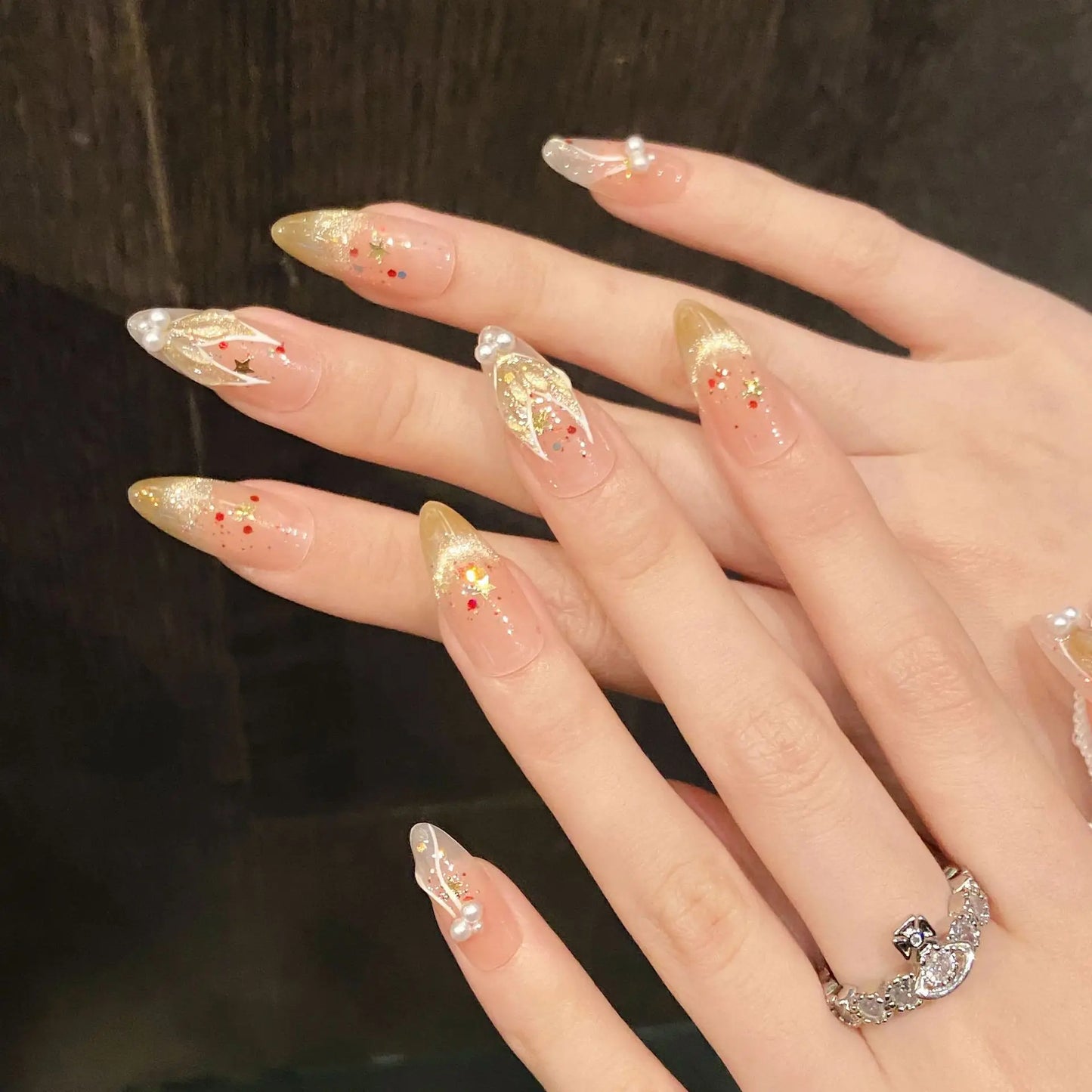 10 uñas postizas de ojo de gato brillantes, hechas a mano, pintadas a mano, doradas, con forma de cola de sirena y perla, uñas postizas almendradas para chicas dulces.