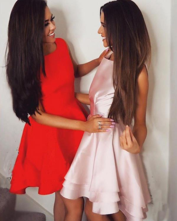 Schwarzes High Low Kurzes Ballkleid, Ärmelloses günstiges Homecoming-Kleid, Partykleid