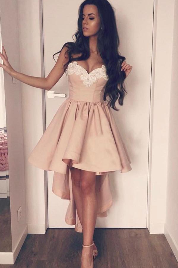 Stretch A-Linie Herzausschnitt High Low Satin Perlenbesetzte Homecoming Kleider