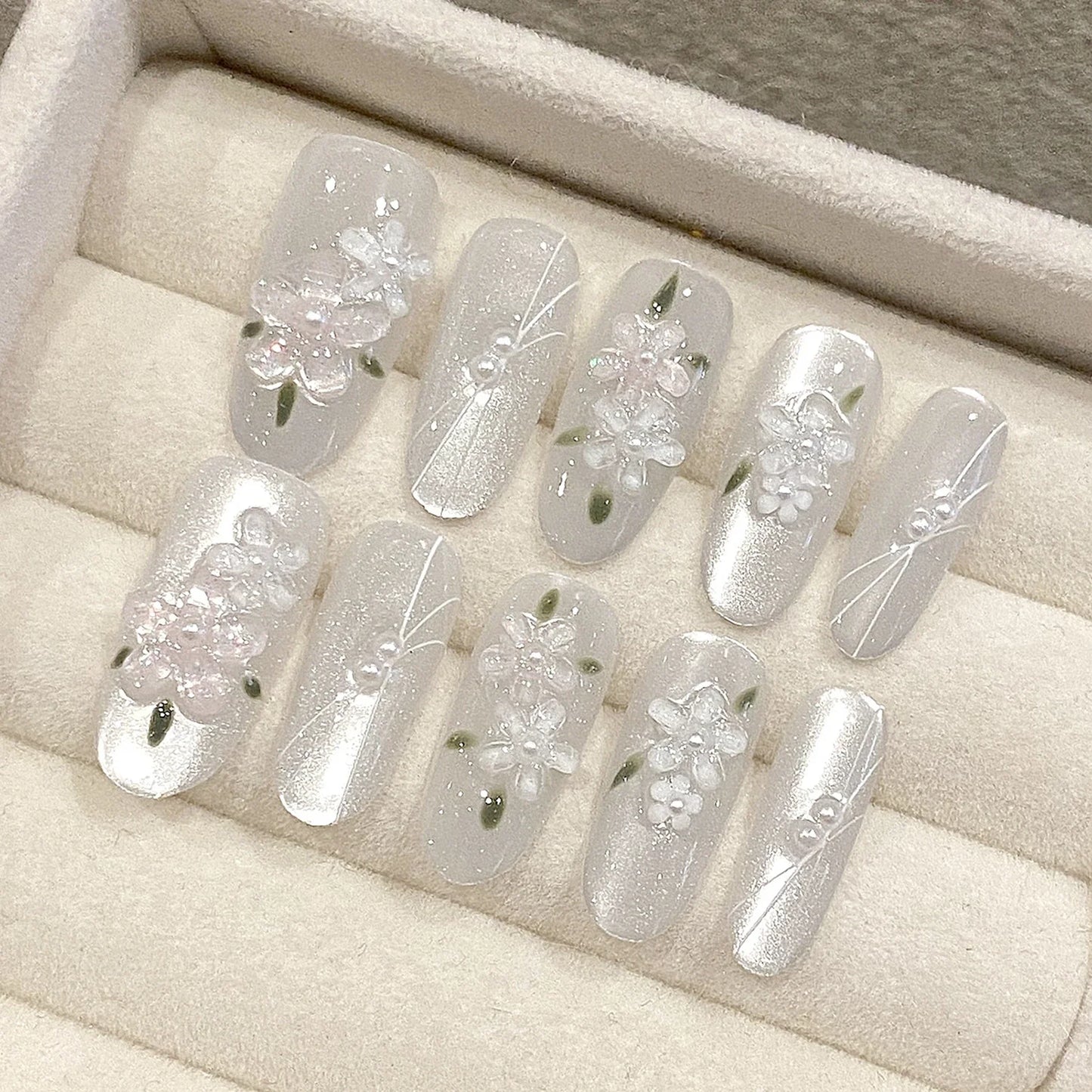 10 uñas postizas hechas a mano con diseños florales 3D de colores, brillantes, cortas, cuadradas, para verano.