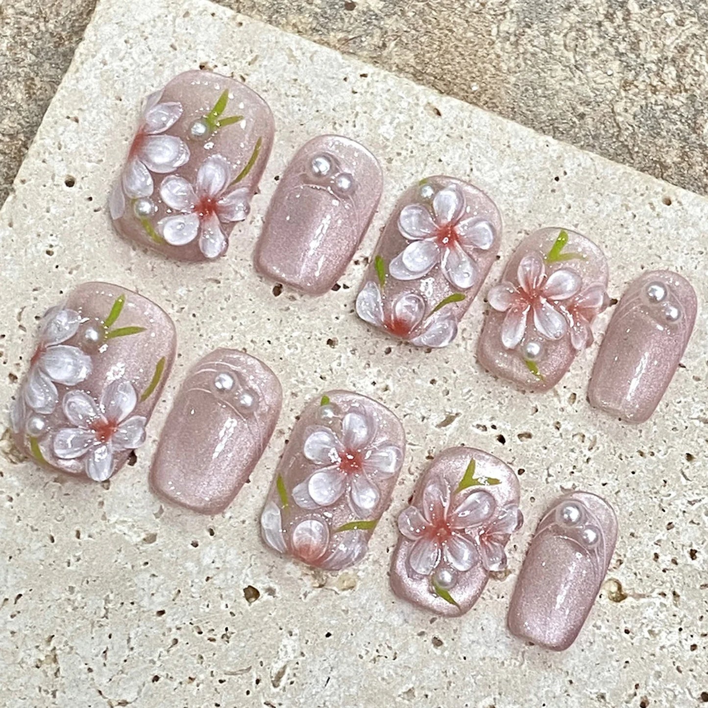 10 uñas postizas hechas a mano con diseños florales 3D de colores, brillantes, cortas, cuadradas, para verano.