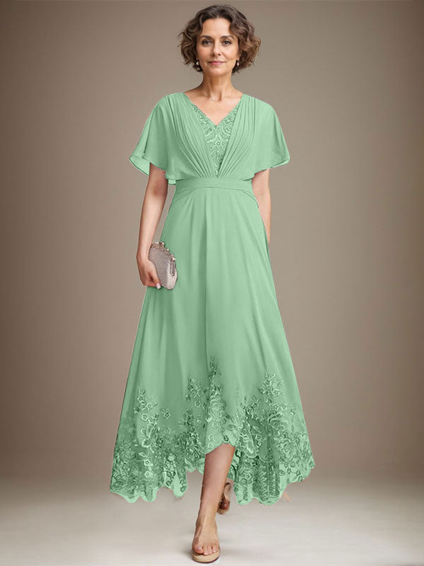 A-Linie V-Ausschnitt Asymmetrisches Spitzen-Chiffon-Kleid für die Brautmutter mit Plissee