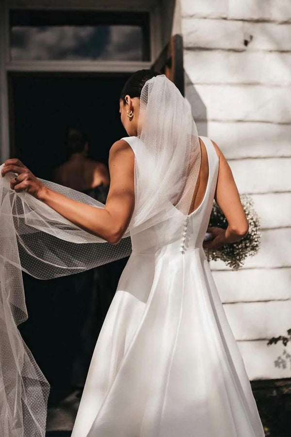 Schlichtes weißes Satin-Brautkleid in A-Linie mit quadratischem Ausschnitt