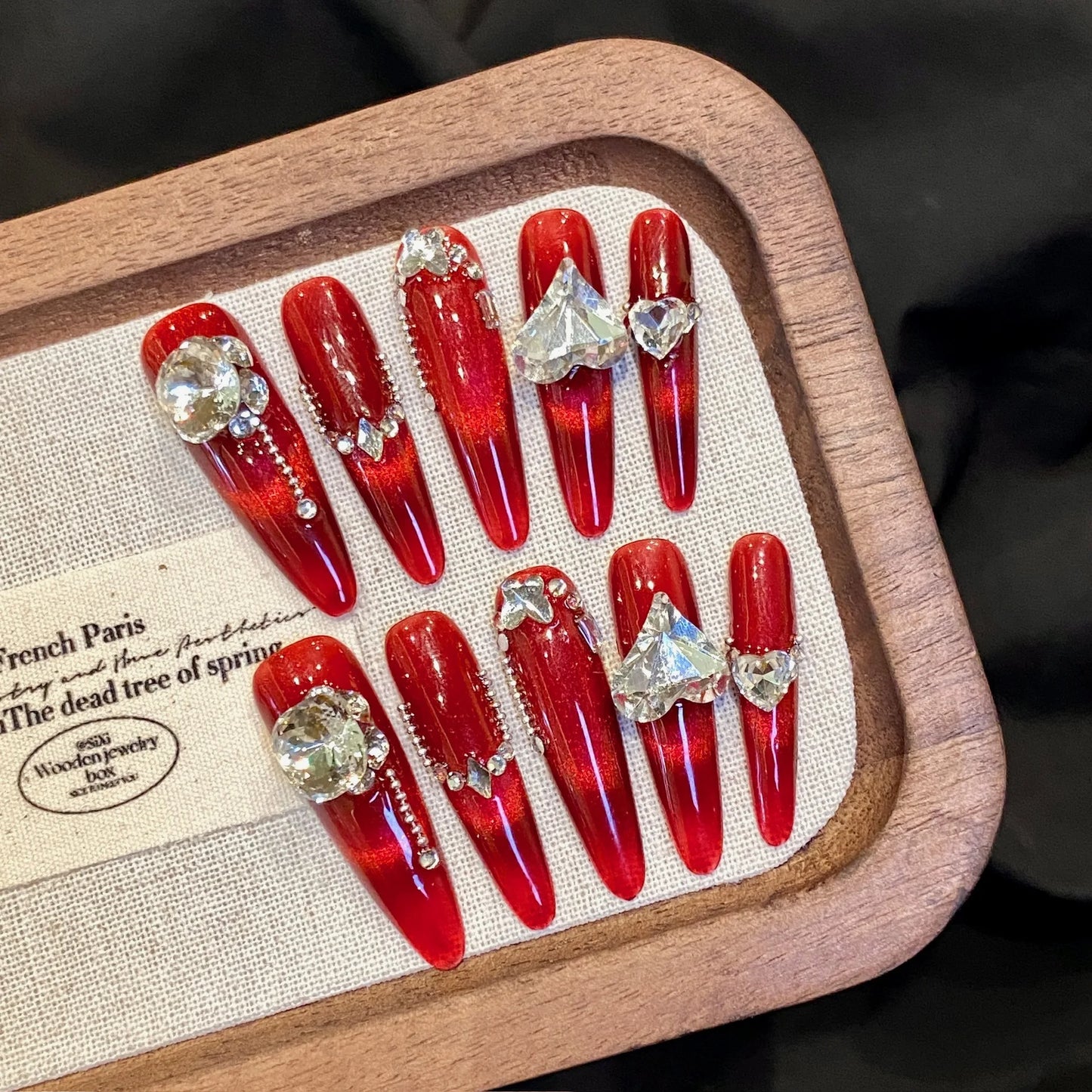 10 uñas postizas rojas hechas a mano, largas, estilo punk, con diseño de flores de diamante brillante Y2K, parches para uñas postizas.