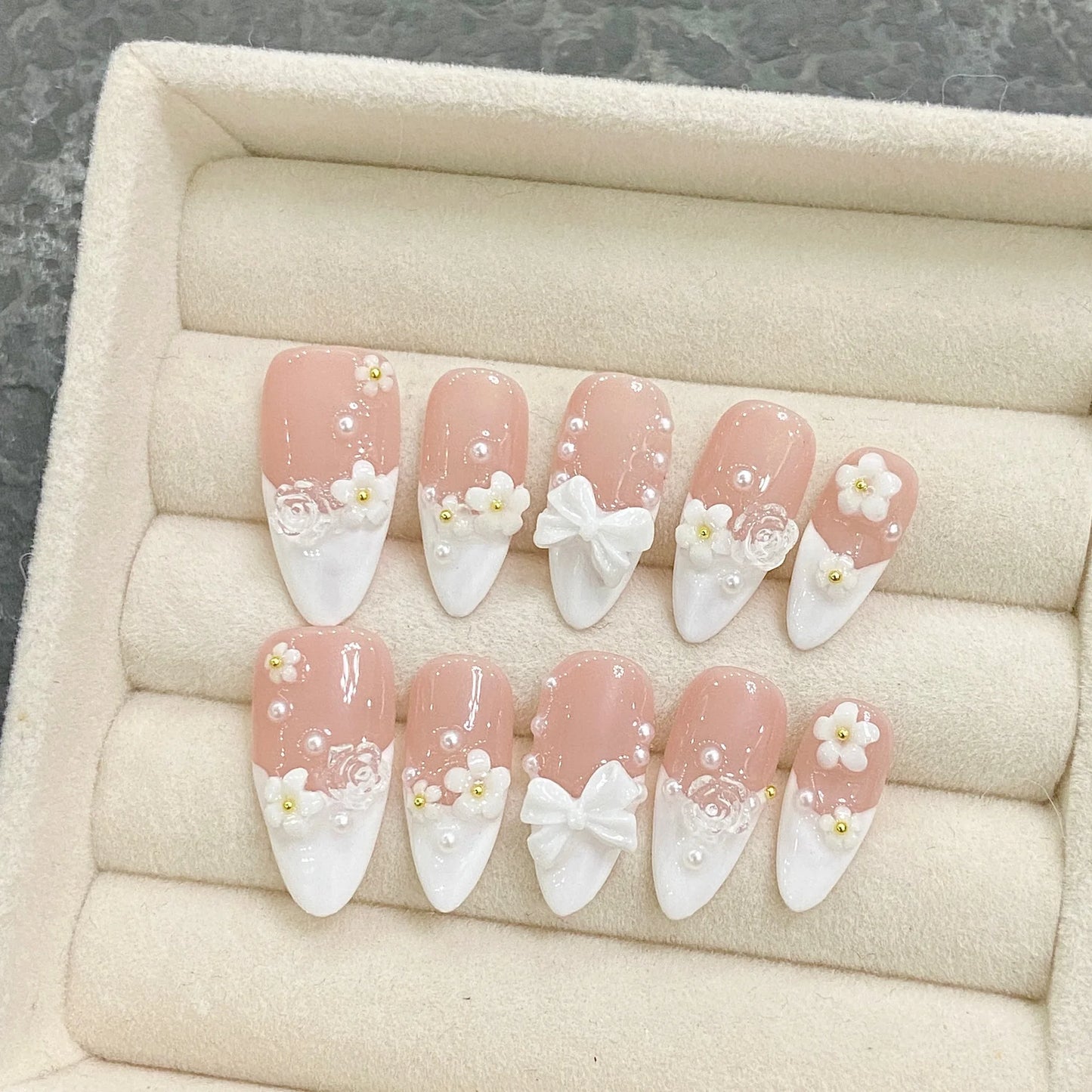 10pcs Black French False Nails Bowknots Designed Handmade Press On Nail Glossy Short Almond Wearable Fake Nail Patches Salon Art