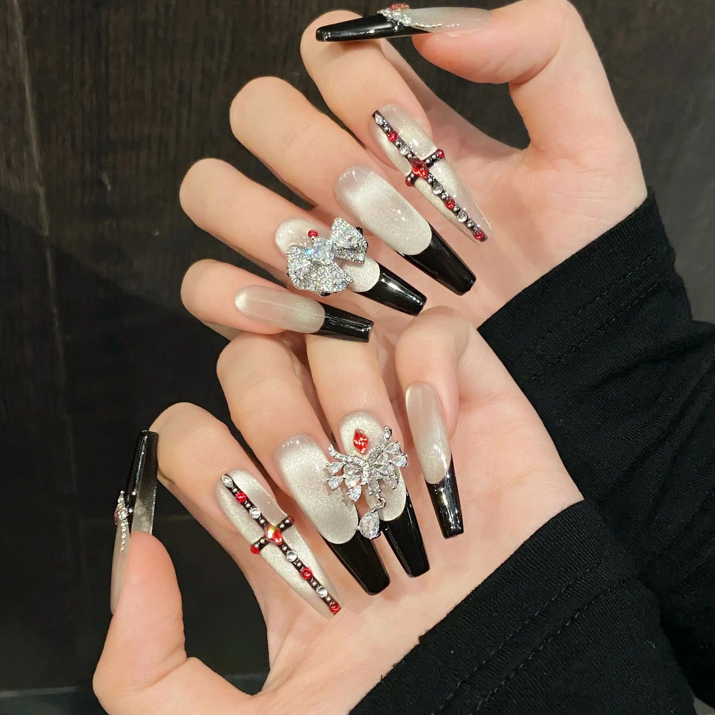 10 uñas postizas para usar, hechas a mano, con forma de ojo de gato, negras, estilo francés, brillantes, con diamantes de imitación, para chica picante.