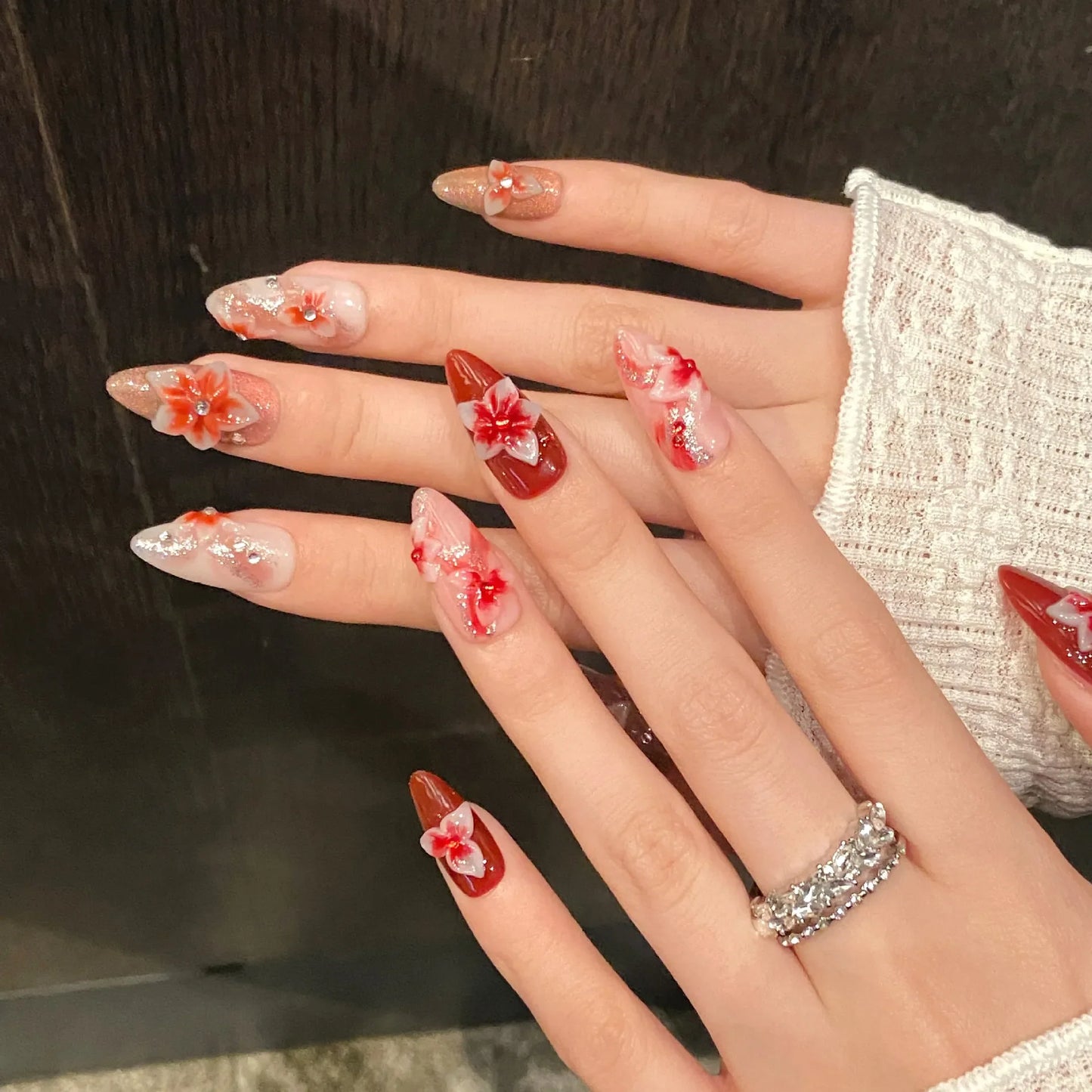 10 uñas postizas 3D con diseño de flor de diablo talladas a mano, con degradado rosa, almendra, hechas a mano, con lentejuelas brillantes, para verano.