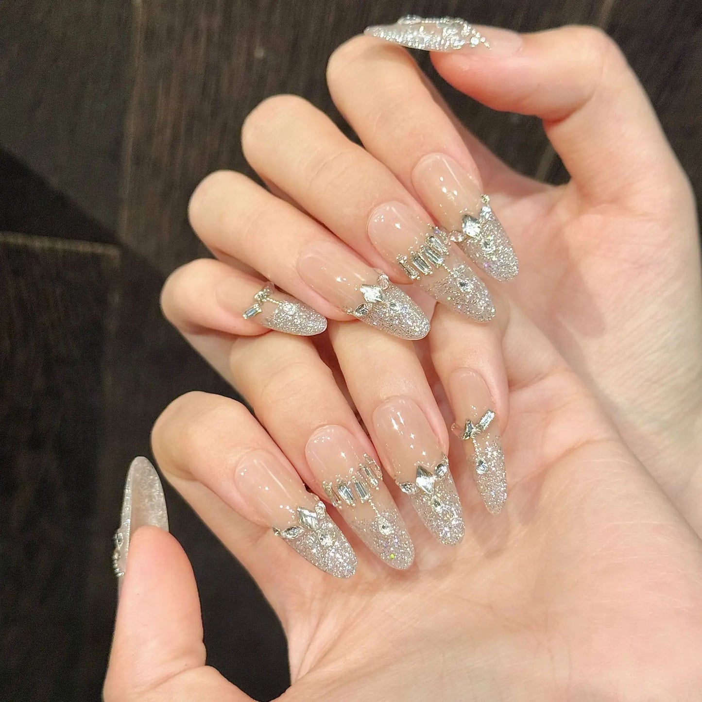 10 uñas postizas francesas con lentejuelas brillantes, punta a presión, rubor, almendra larga, brillo, decoración de diamantes, hechas a mano, de lujo.