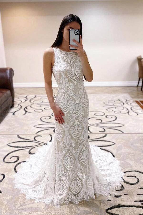 Etui-Brautkleid aus Spitze mit offenem Rücken und Hofschleppe