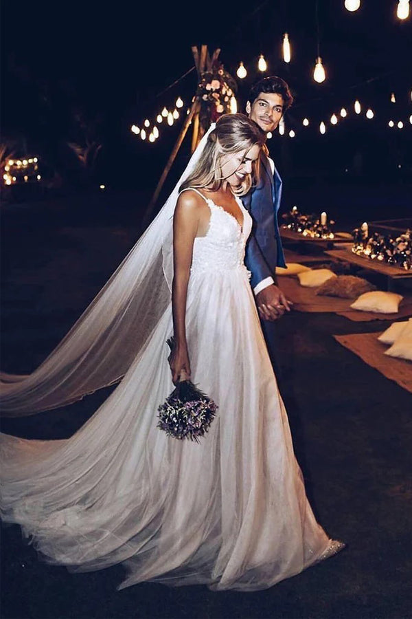Spaghetti Strap V Neck Beach Wedding Dresses Backless Bridal Dresses