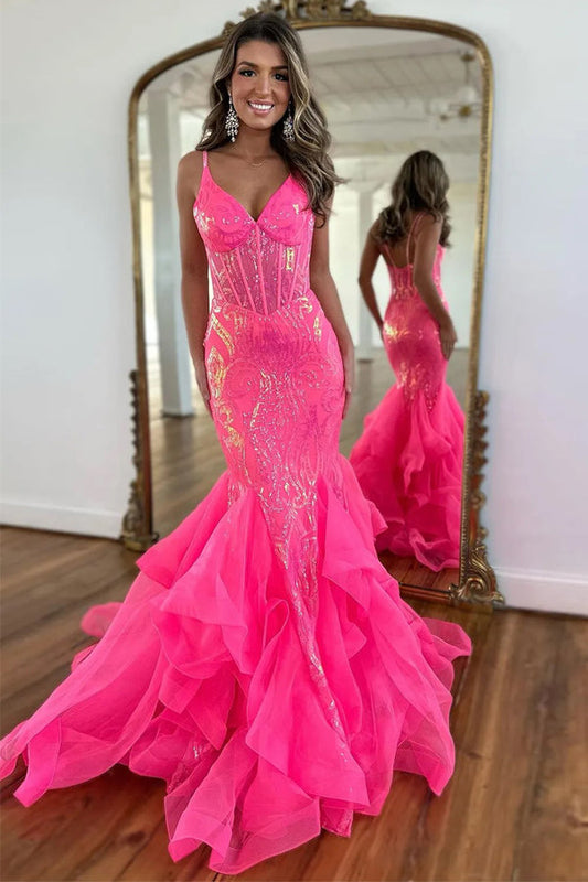 Vestido de fiesta rosa intenso con tirantes finos y sirena brillante