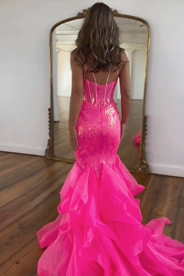 Vestido de fiesta rosa intenso con tirantes finos y sirena brillante