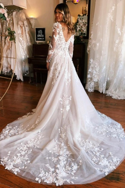 Vestido de novia de encaje con escote cuadrado y mangas largas en forma de A