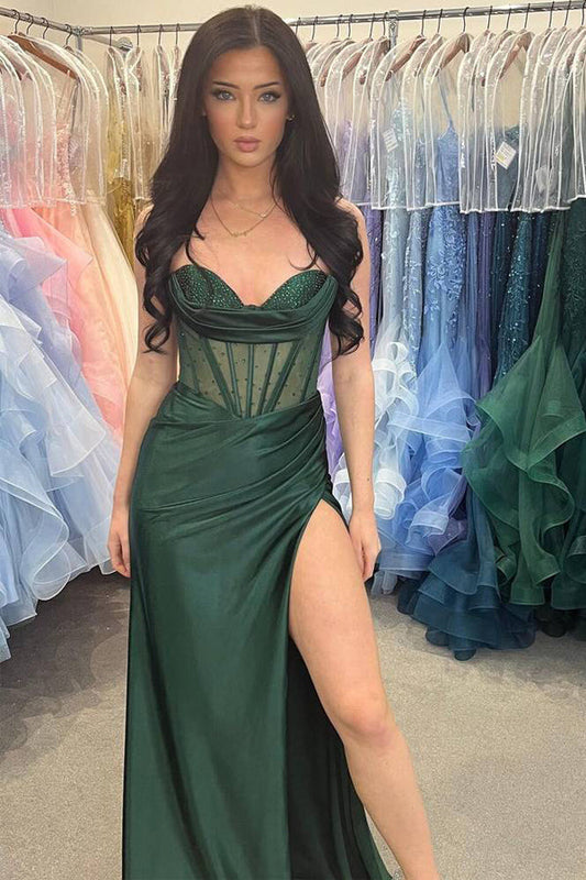 Vestido de fiesta verde cazador de sirena con cuentas y abertura sin tirantes