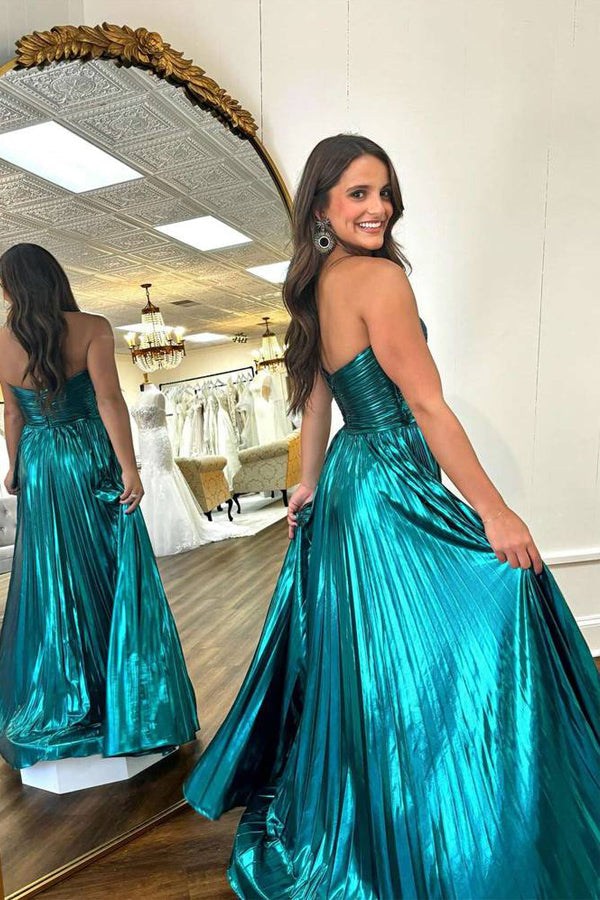 Vestido de fiesta largo verde esmeralda plisado metalizado con escote corazón