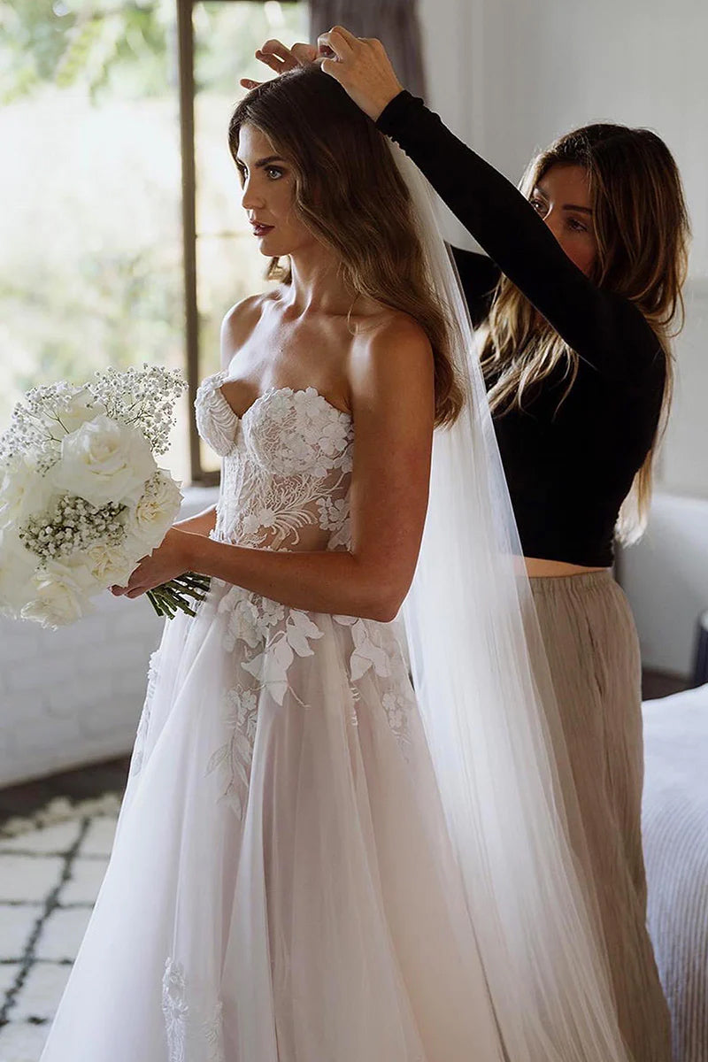 Herzausschnitt Ärmellos Applikationen Spitze Boho Brautkleid Brautkleid