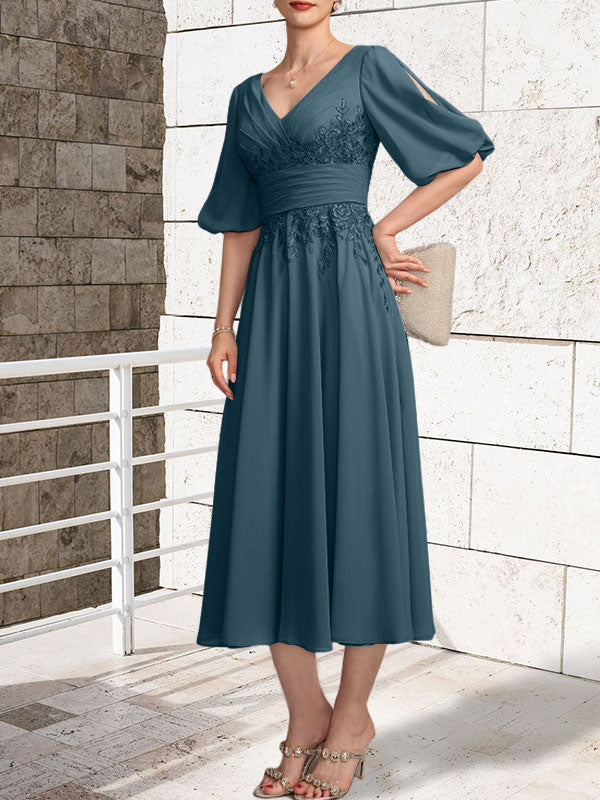 A-Linie V-Ausschnitt Wadenlanges Chiffon-Kleid für die Brautmutter mit Plissee