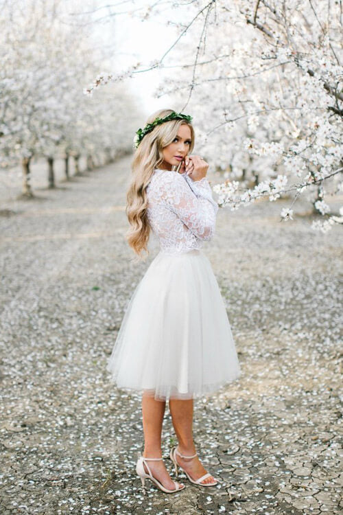 Zweiteiliges Homecoming-Kleid mit Spitzenoberteil und langen Ärmeln, kurzes Ballkleid
