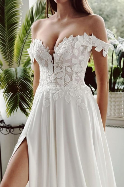 Langes weißes Vintage-Brautkleid in A-Linie mit schulterfreiem Schnitt und Schlitz