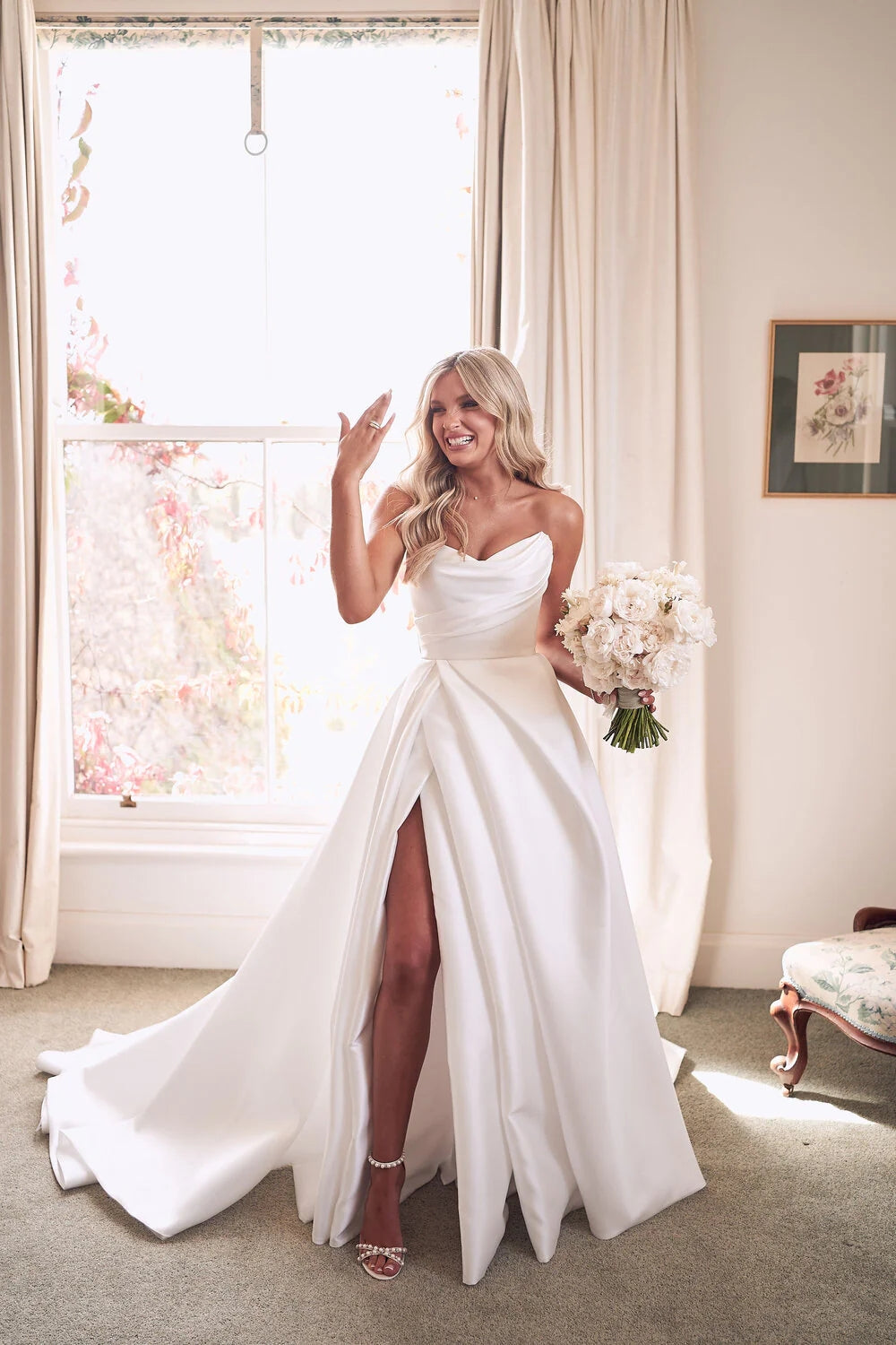 Vintage A-Linie Elfenbein Satin Strand Brautkleid mit Seitenschlitz