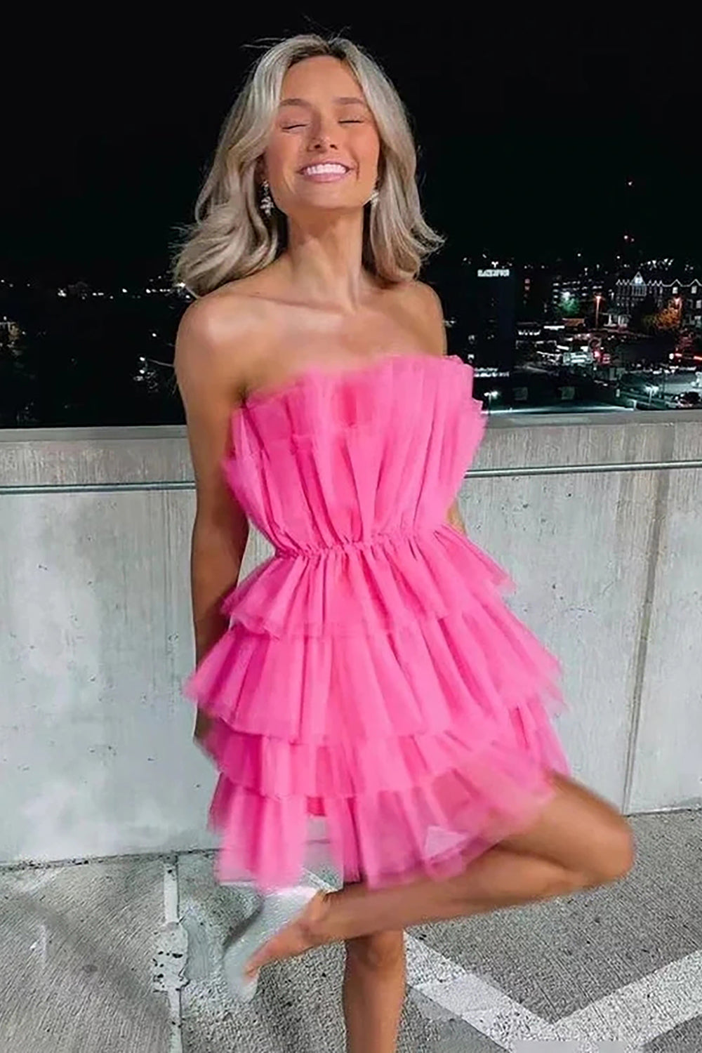 Hailey | Vestido de fiesta corto sin tirantes y corte A