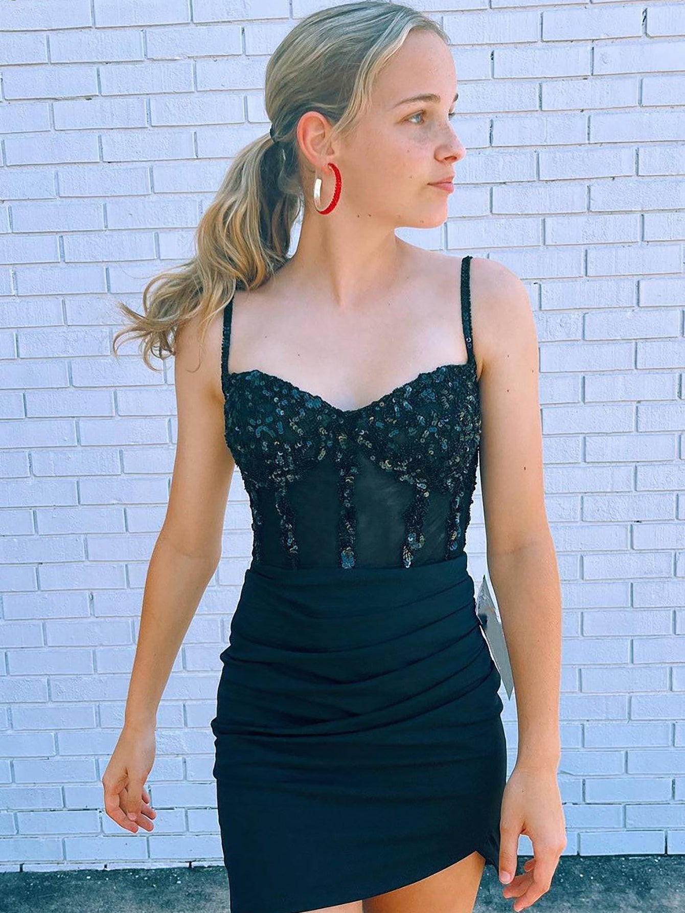 Glitzerndes, schwarzes, enges Homecoming-Kleid mit Korsett und Pailletten