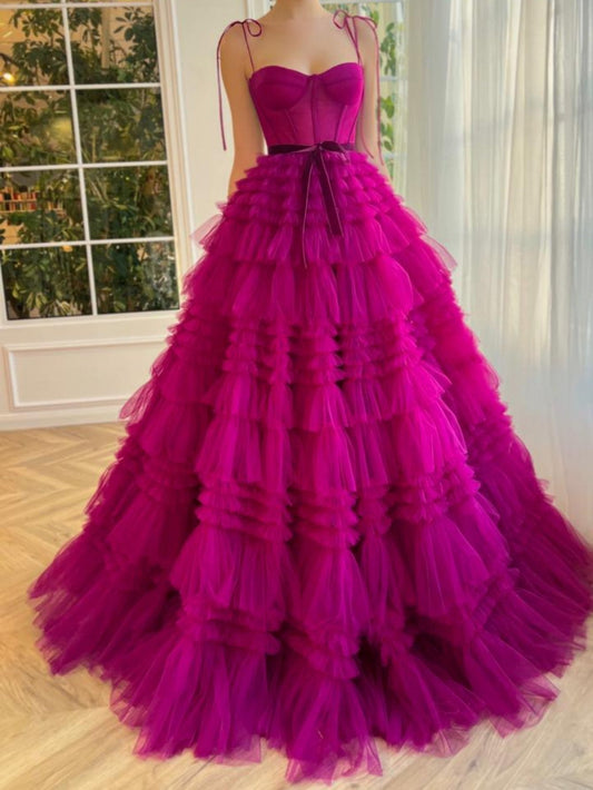 Vestido de fiesta largo de tul en capas fucsia sin tirantes y corte A