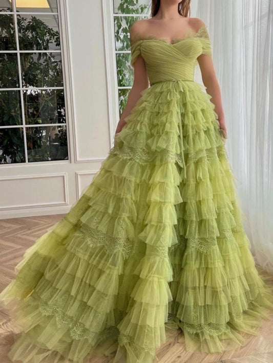 Vestido de fiesta de tul con hombros descubiertos y corte en A