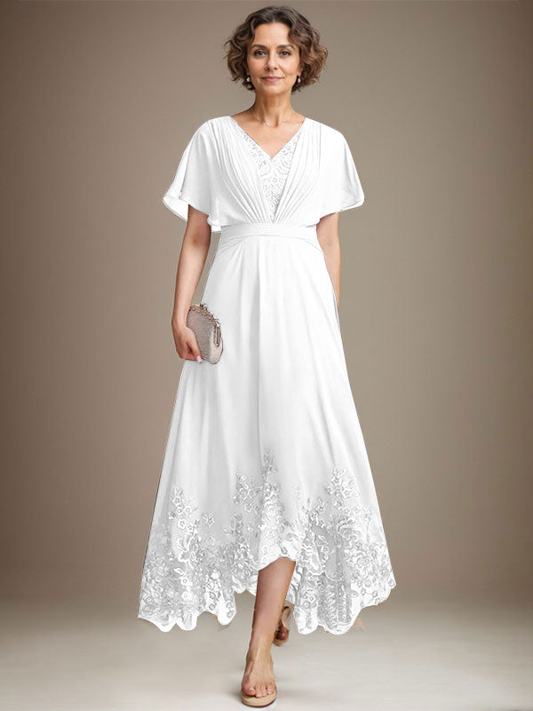 A-Linie V-Ausschnitt Asymmetrisches Spitzen-Chiffon-Kleid für die Brautmutter mit Plissee