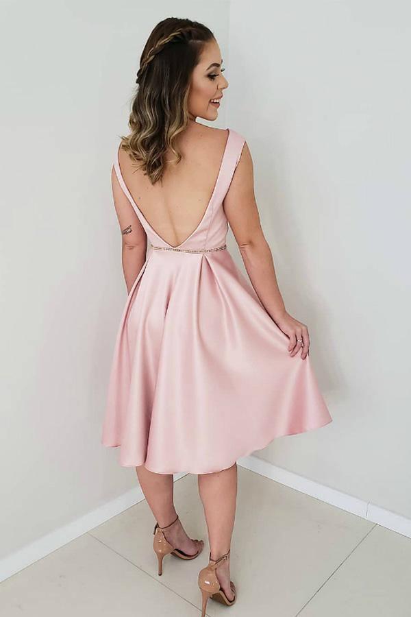 A-Linie Rosa Satin Rückenfreies Kurzes Ballkleid Homecoming Kleid