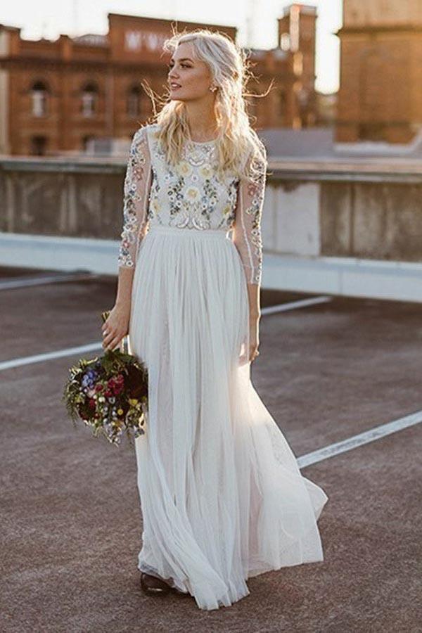 Langes Brautkleid in A-Linie mit Rundhalsausschnitt und langen Spitzenärmeln