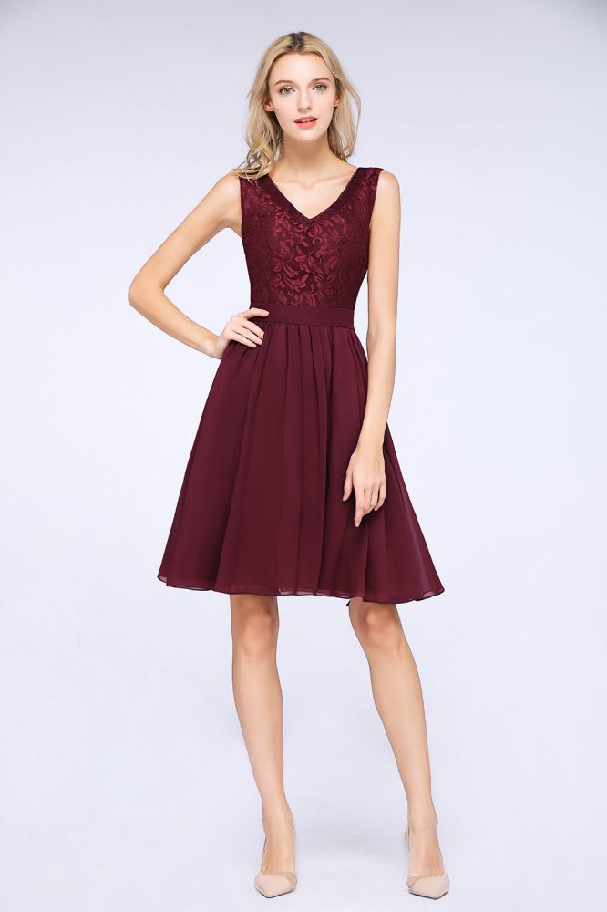 A-Linie Rüschen Chiffon Spitze V-Ausschnitt Abend Partykleid Ärmellos Knielang Homecoming Kleid