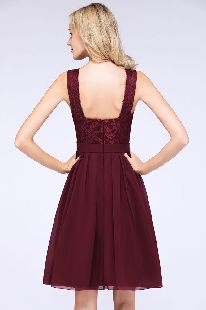 A-Linie Rüschen Chiffon Spitze V-Ausschnitt Abend Partykleid Ärmellos Knielang Homecoming Kleid