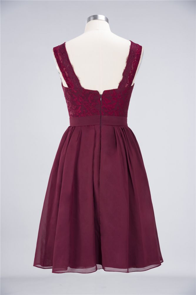 A-Linie Rüschen Chiffon Spitze V-Ausschnitt Abend Partykleid Ärmellos Knielang Homecoming Kleid